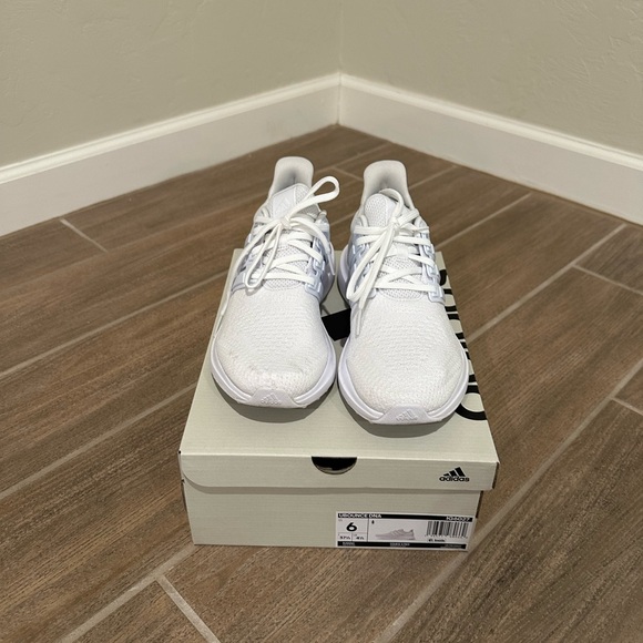 Adidas UBOUNCE DNA SHOES in white, size 6 - Picture 6 of 6